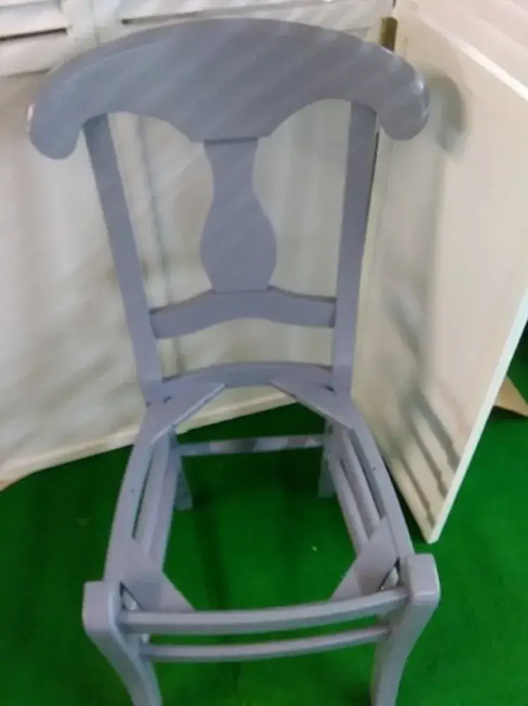 chaise grise chassi