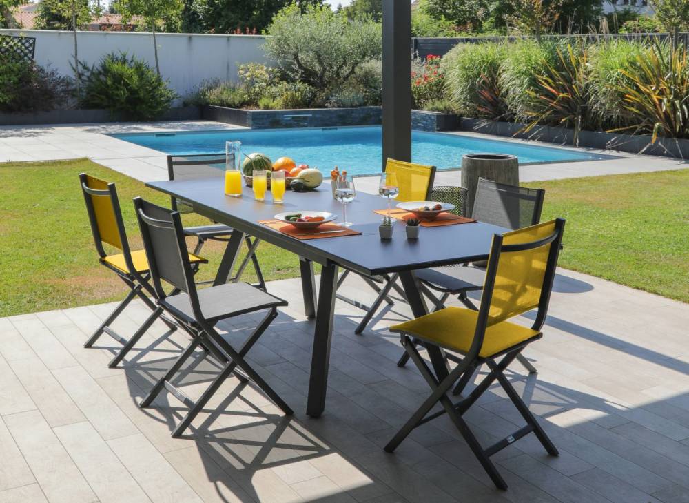 Tables & chaises