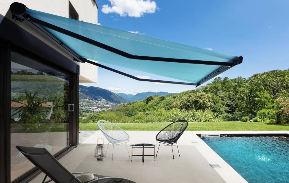 Soltis Lounge 96 terrace and swimming pool(1)