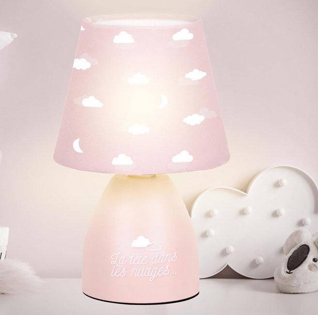 lampe-de-chevet-enfant-rose-en-situation